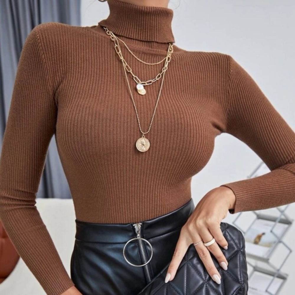 Rust Brown Ribbed Knit Turtleneck Sweater in S and M